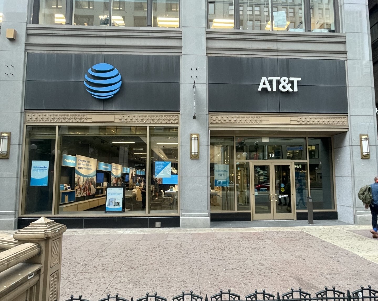 Cell Phones, Plans & Accessories in Chicago, IL AT&T Store Chicago