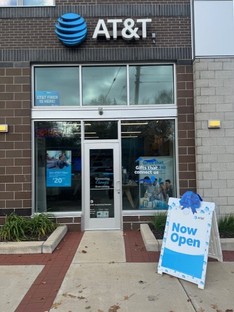 AT&T Grand Rapids | Cell Phones, Wireless Plans & Accessories | 1045 ...
