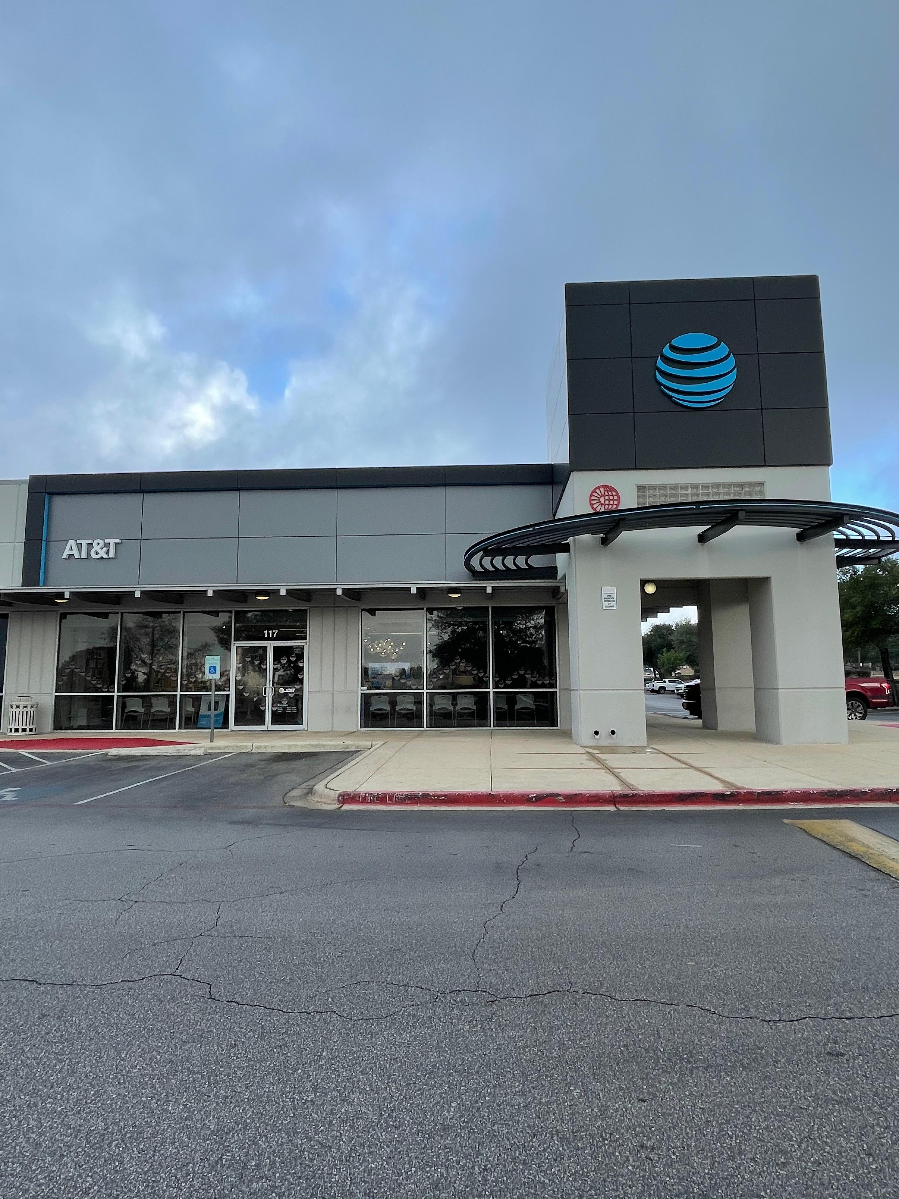 Southwest Military Drive