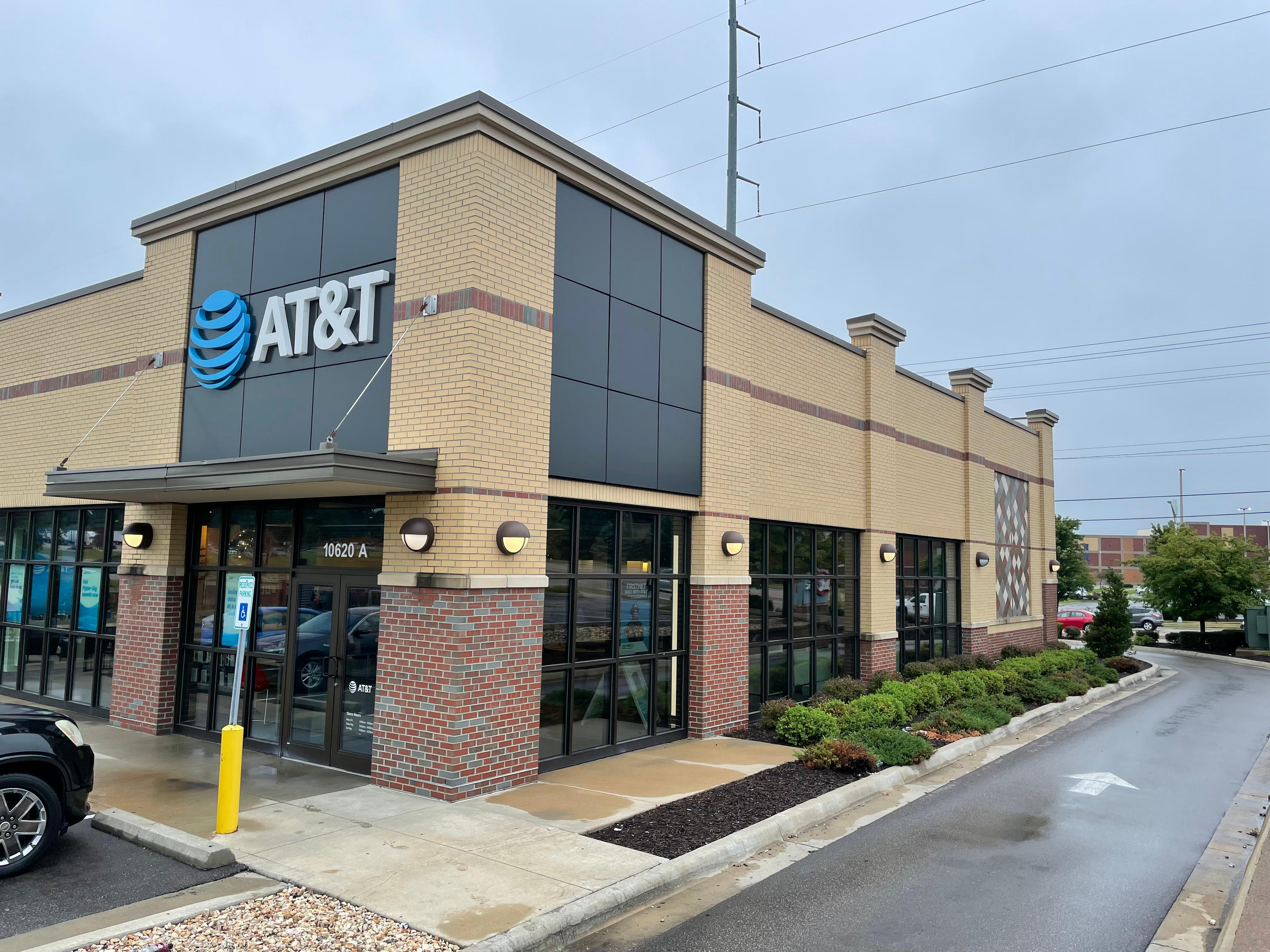 AT&T Plaza at the Speedway | Cell Phones, Wireless Plans & Accessories ...