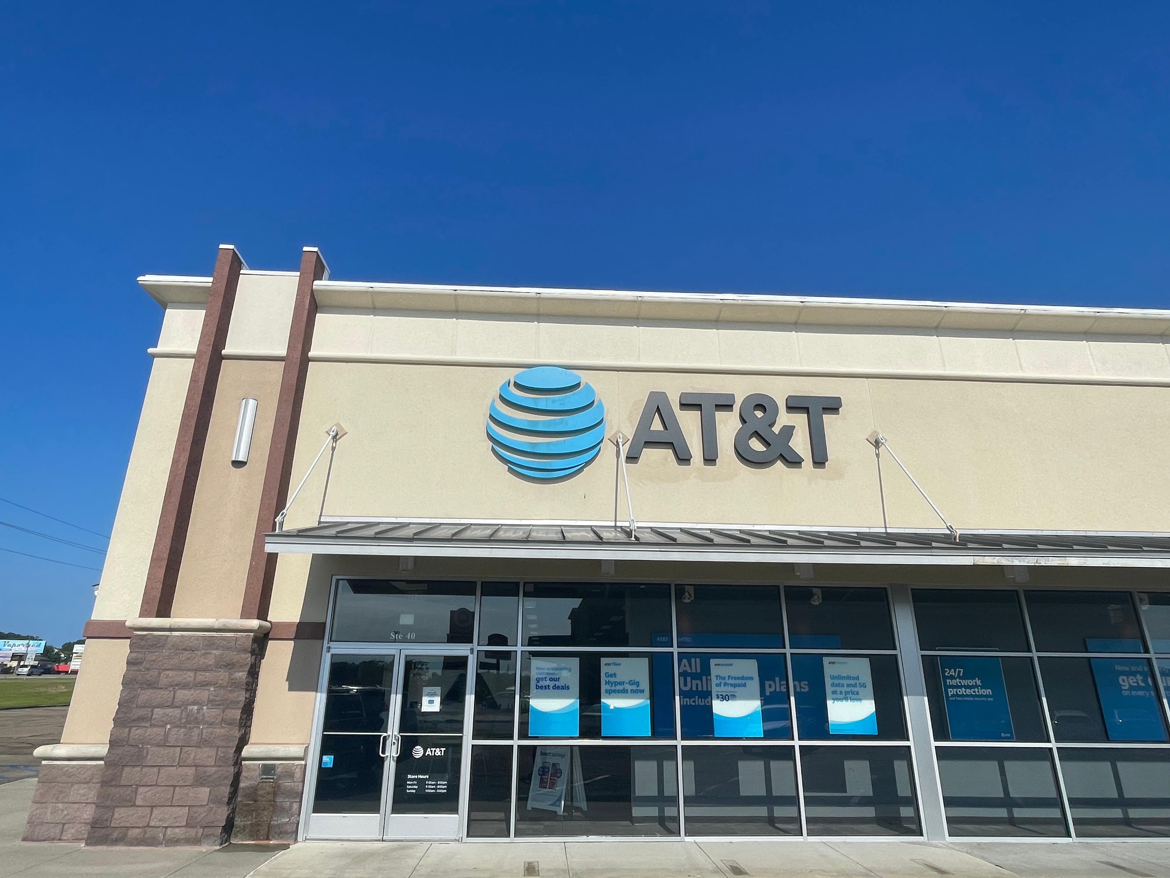 AT&T Turtle Creek Crossing Cell Phones, Wireless Plans & Accessories