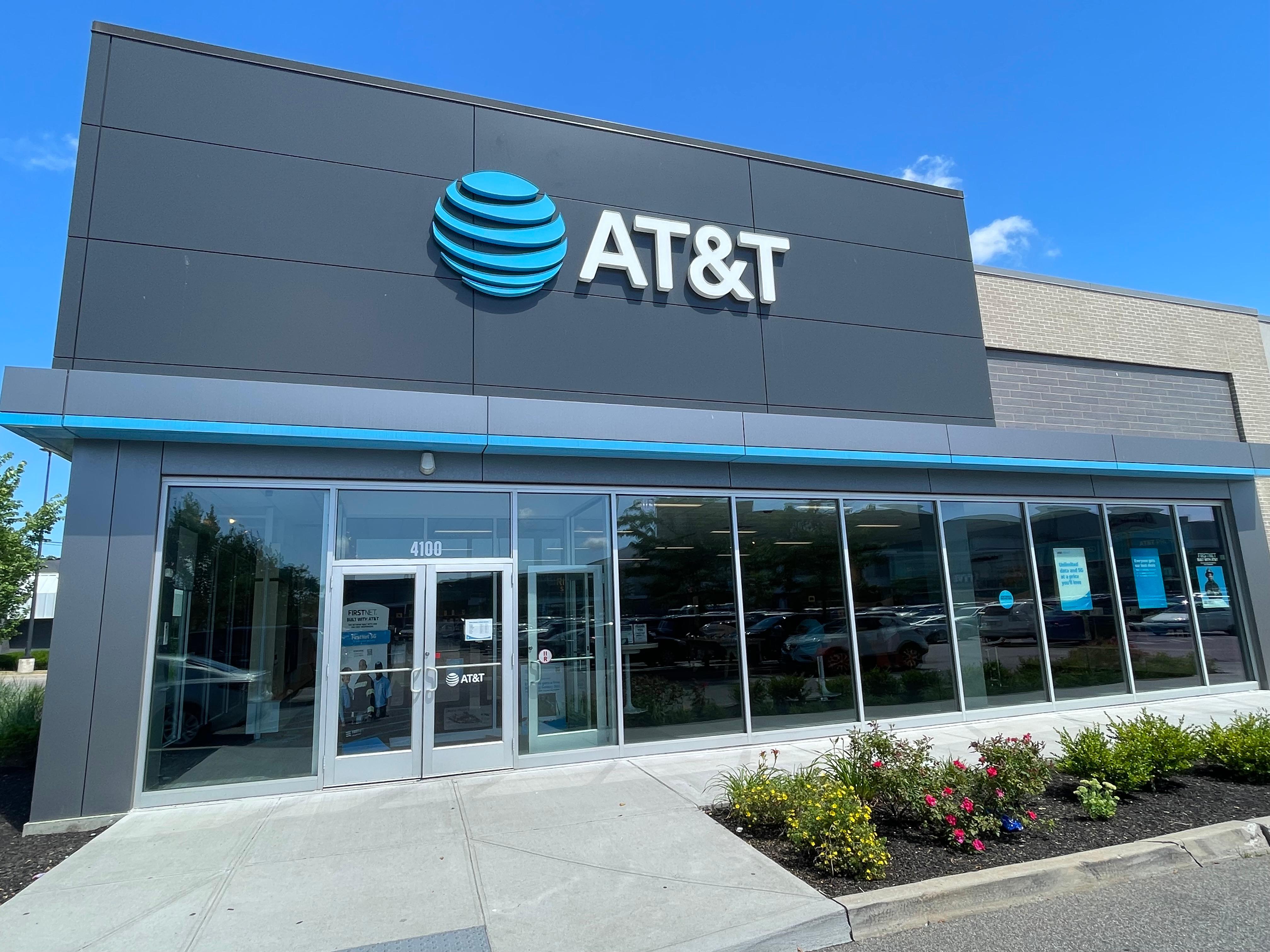 AT&T Green Acres Commons Cell Phones, Wireless Plans & Accessories
