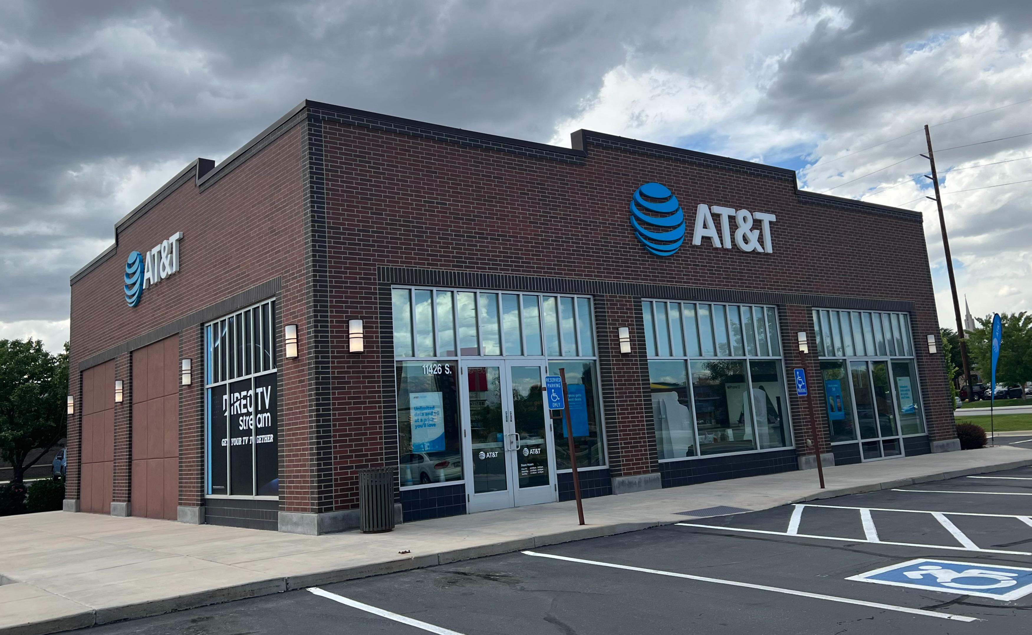AT&T The District Cell Phones, Wireless Plans & Accessories 11426 South District Dr, South