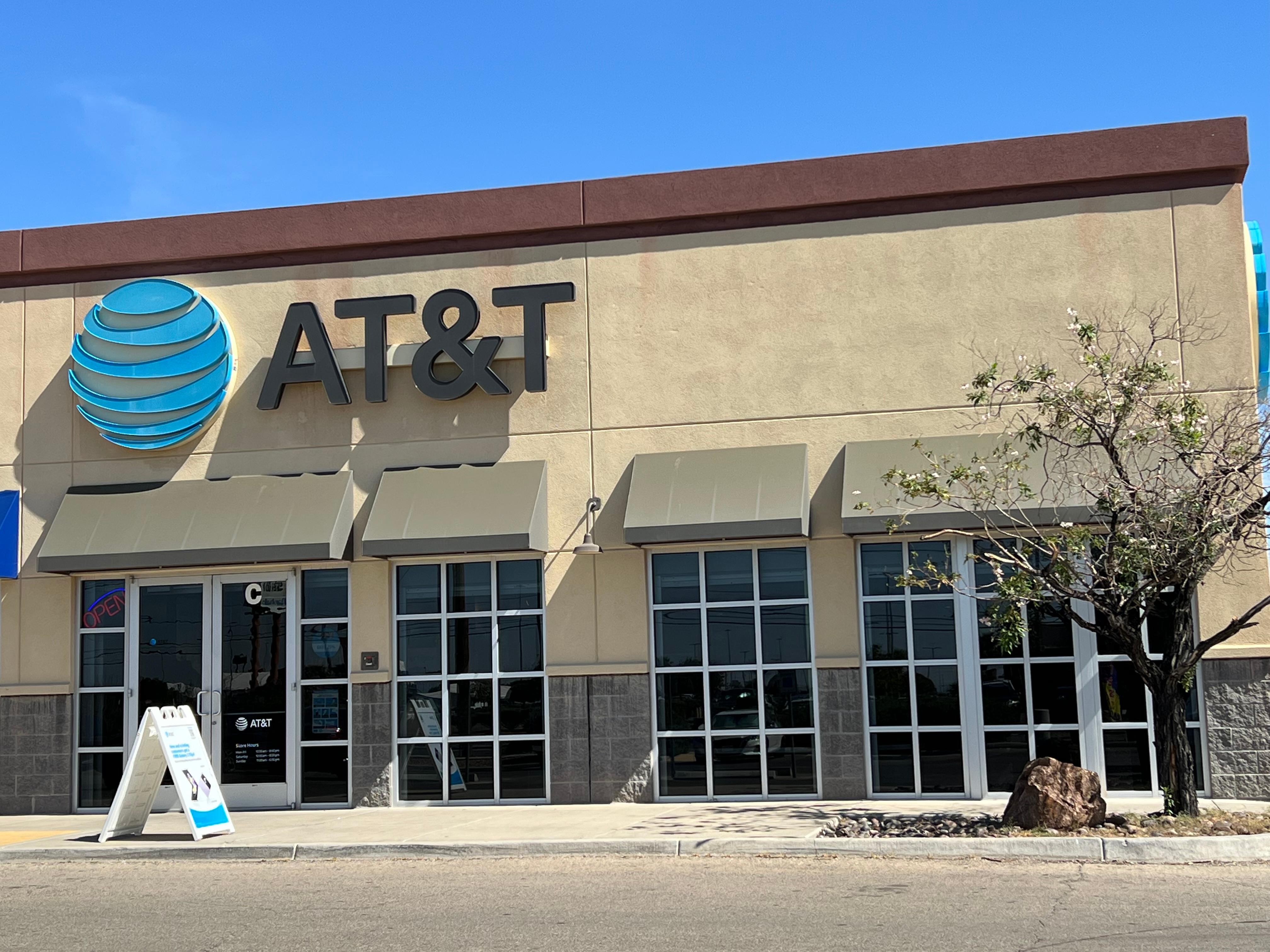 AT&T Montwood Center Cell Phones, Wireless Plans & Accessories