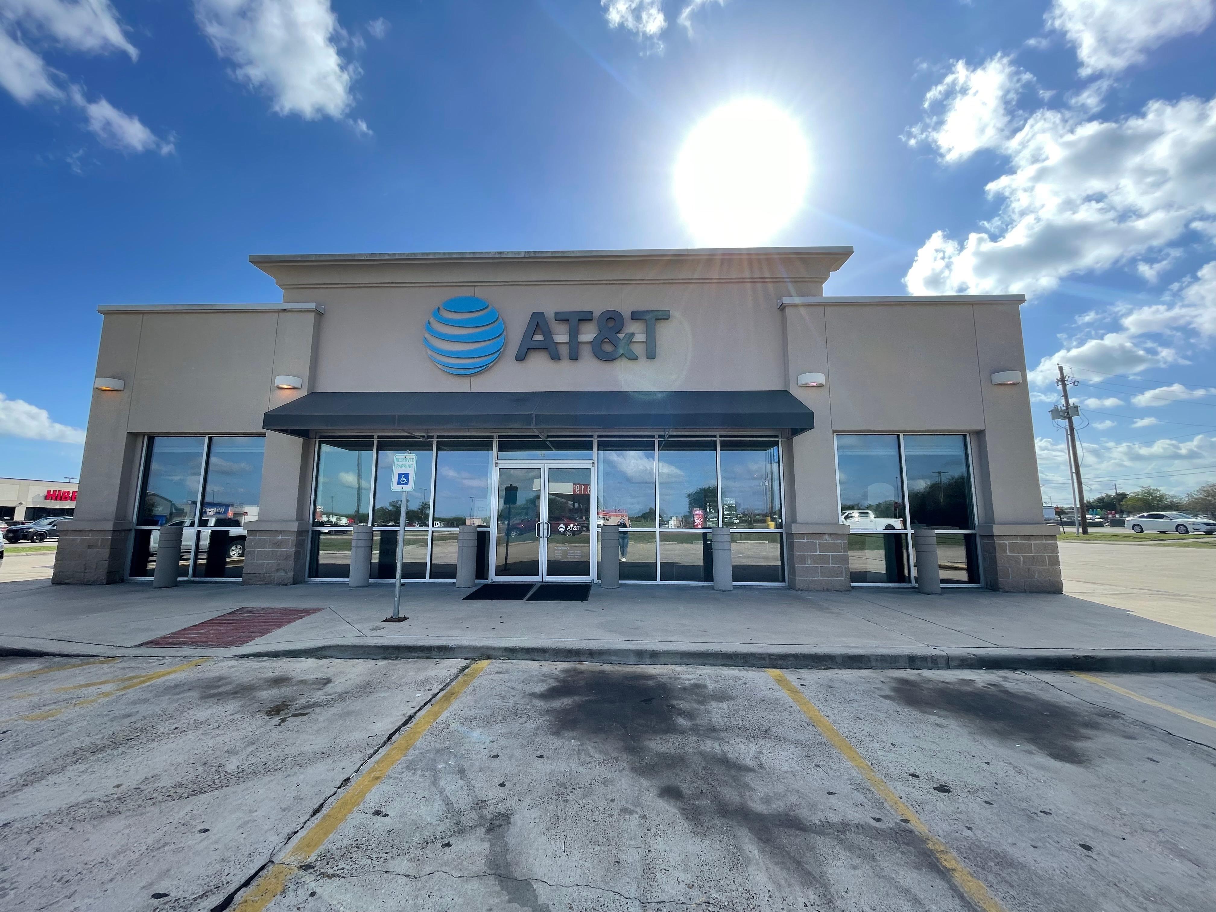 AT&T Beeville Cell Phones, Wireless Plans & Accessories 402 E. FM