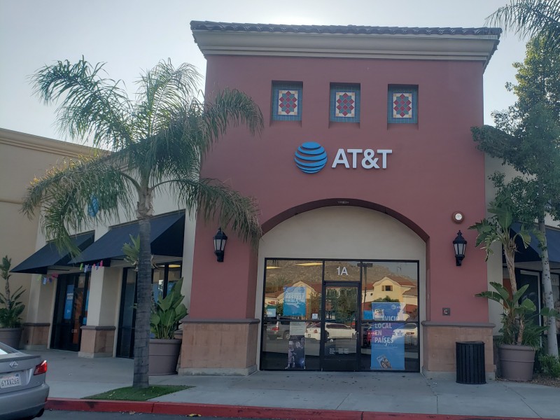 AT&T Lakeside Plaza | Cell Phones, Wireless Plans & Accessories | 25910 ...